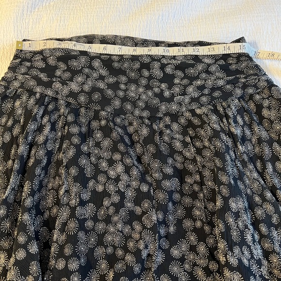 Black with white polka dots mini skirt - Picture 4 of 5